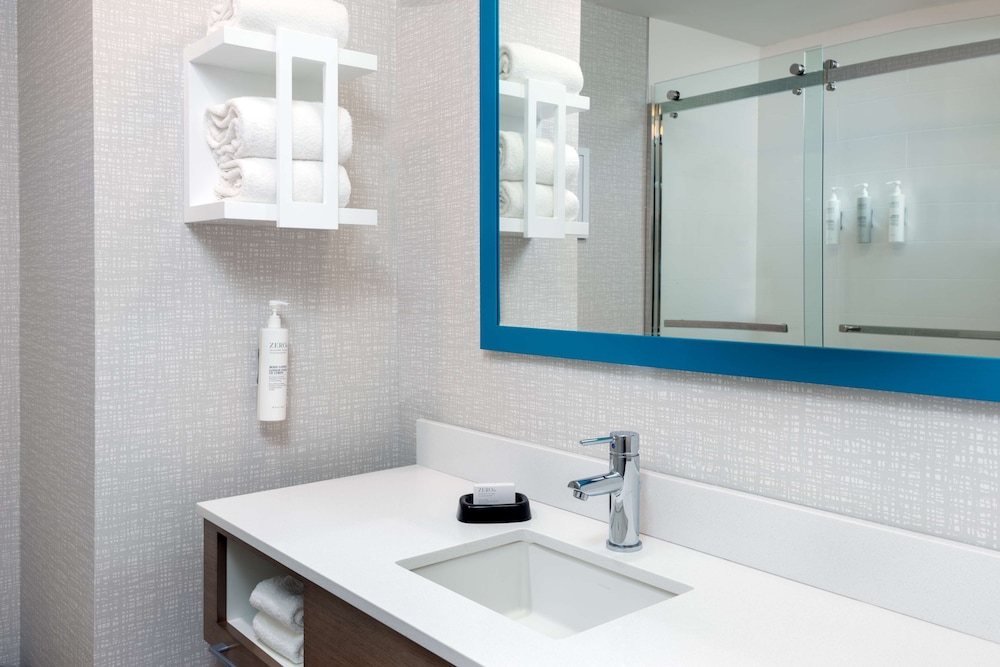 Hampton Inn Boston Bedford Burlington - photo 20