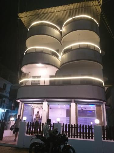 Ocean front - carbon neutral hotel in Murud