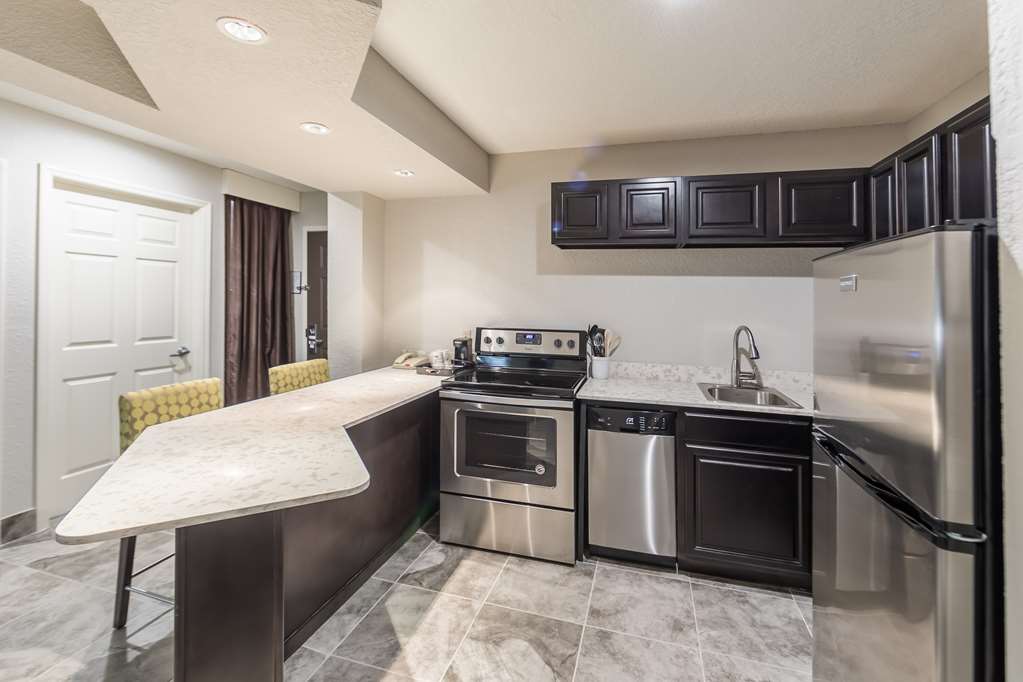 Best Western Plus Sebastian Hotel & Suites - photo 17