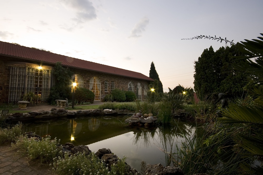 Farmers Folly Guest House — 4-Star Luxury Hotel in Pretoria, South Africa