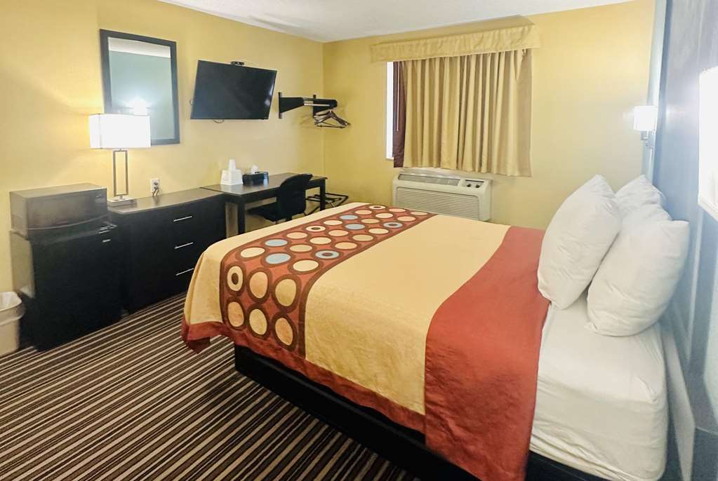 Super 8 by Wyndham Warrenton - photo 18