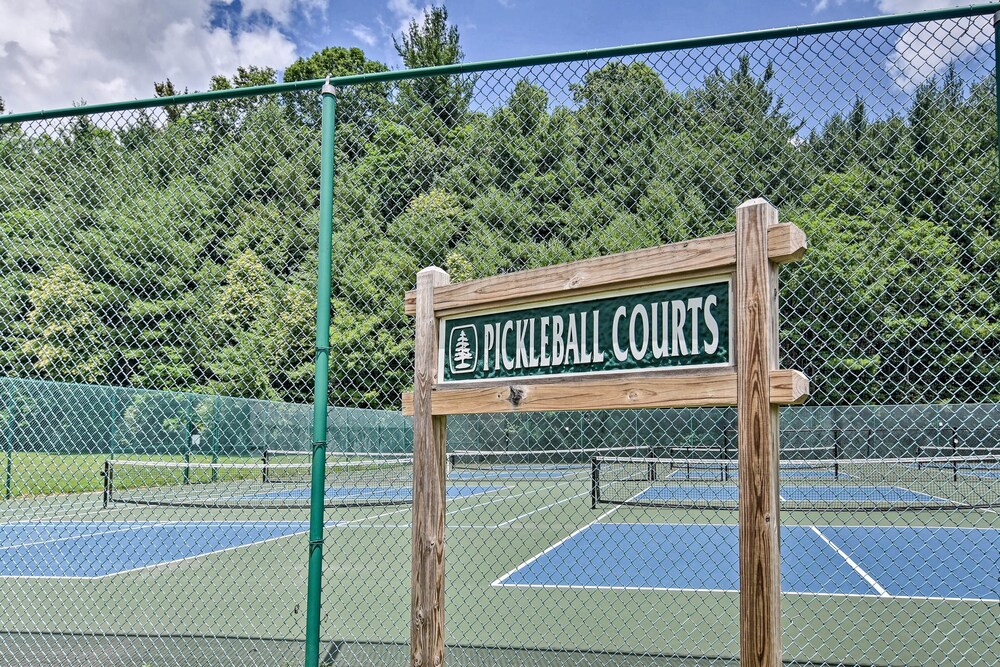 Golf and Resort Amenities Newland Mountain Cabin - photo 27