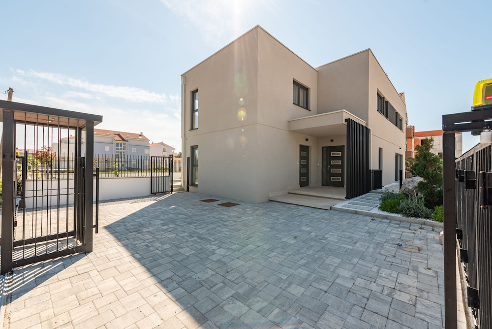 Villa Cvita & Mia ZadarVillas — 4-Star Luxury Hotel in Privlaka, Croatia