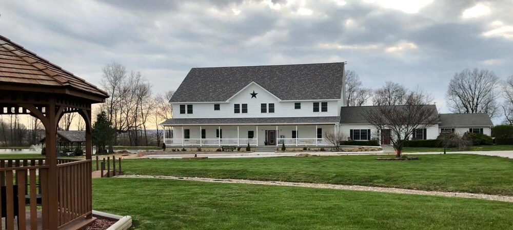 Pleasant Grove Inn - photo 41