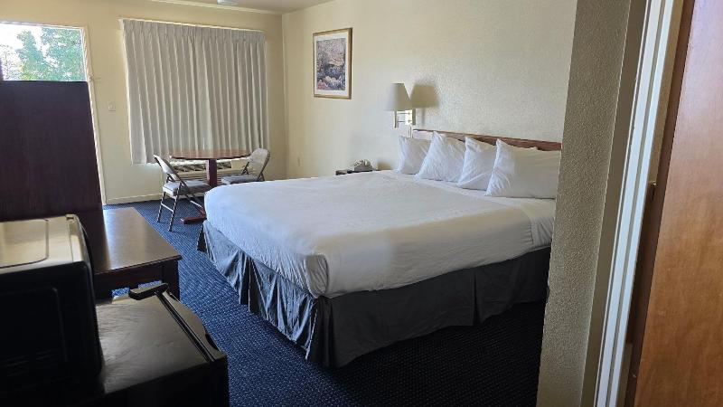 Terrace Inn and Suites - photo 9