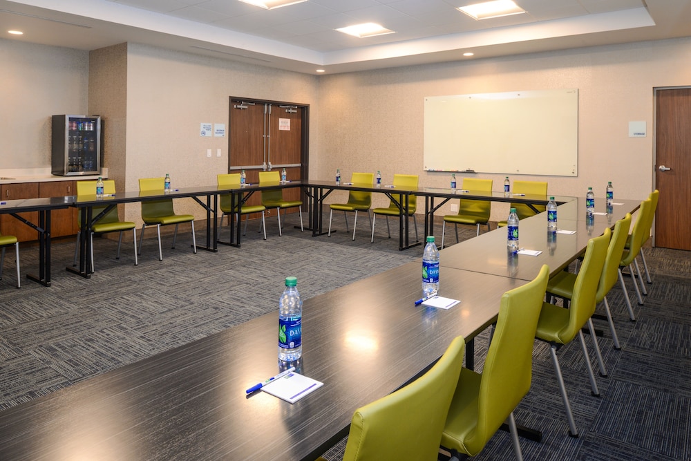 Holiday Inn Express & Suites Wildwood The Villages by IHG - photo 67