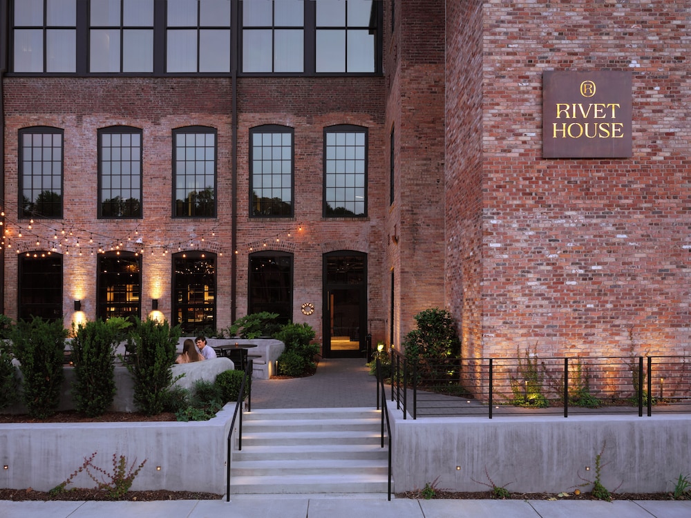 Rivet House — 4-Star Luxury Hotel in Athens, United States