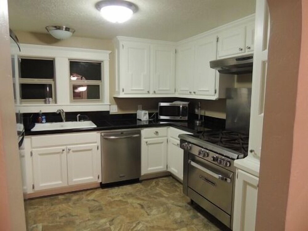 Stone Lizard Lodging - photo 10