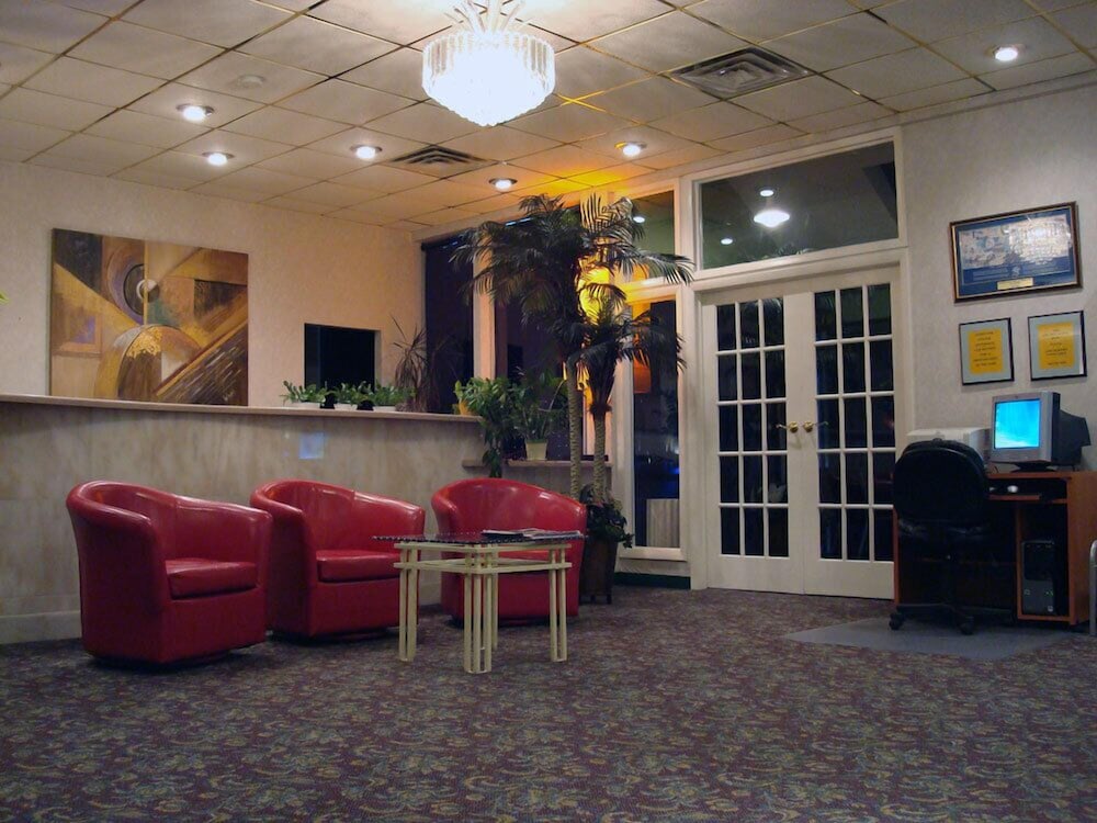 O'Hare Inn & Suites - photo 4