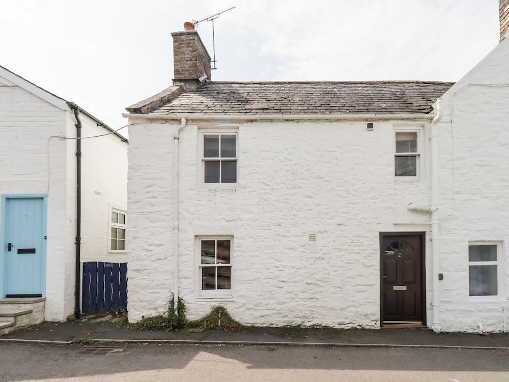 2 Burnside Place — hotel in Kirkcudbright