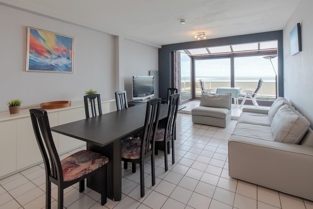 Apartment in Middelkerke near the Beach — 4-Star Luxury Hotel in Middelkerke, Belgium