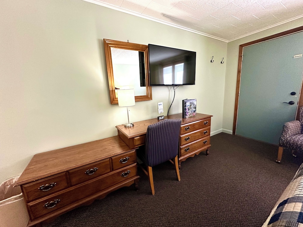 White Mountain Motel And Cottages - photo 26