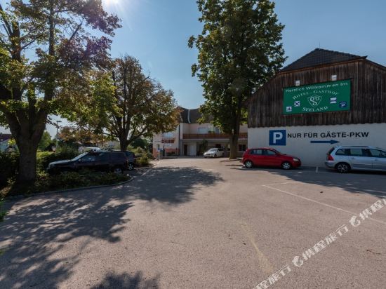 Seeland - carbon neutral hotel in Sankt Poelten