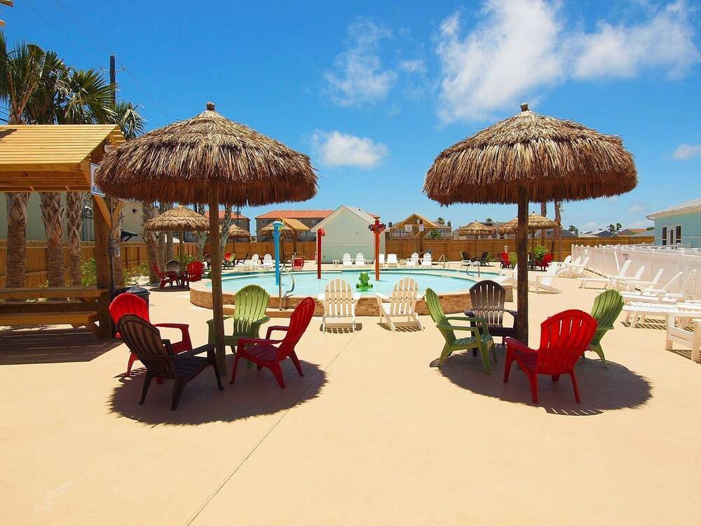 Nemo Cay Resort D142k Poolside in Corpus Christi, United States