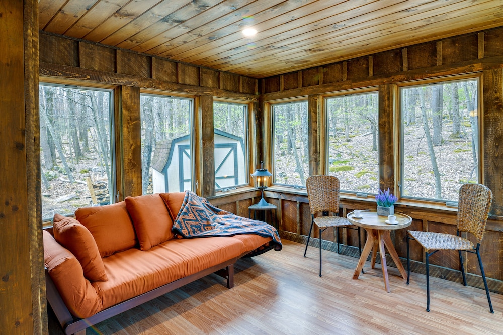 Alpine Lake Resort Cabin Rental w Pool Access - photo 7