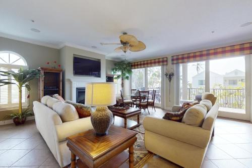 La Casa Karen — 4-Star Luxury Hotel in Anna Maria, United States