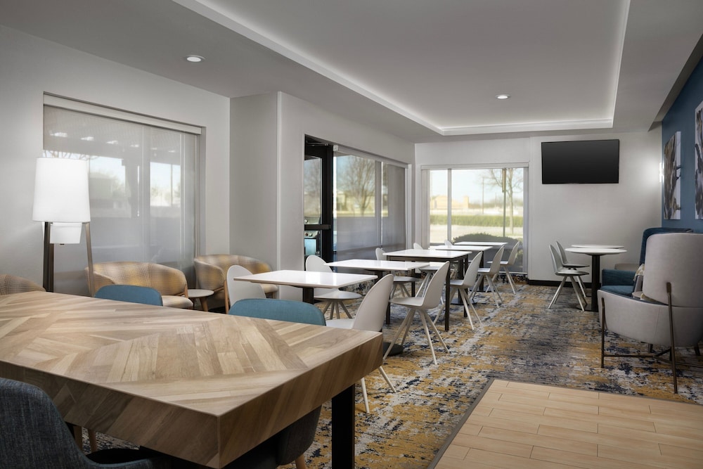 TownePlace Suites Dallas DeSoto - photo 3