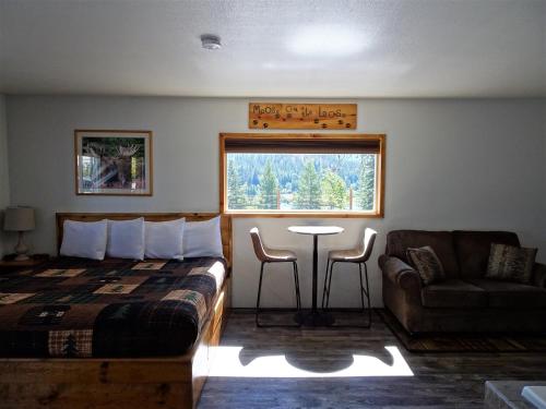 Eagle's Nest Motel - photo 17