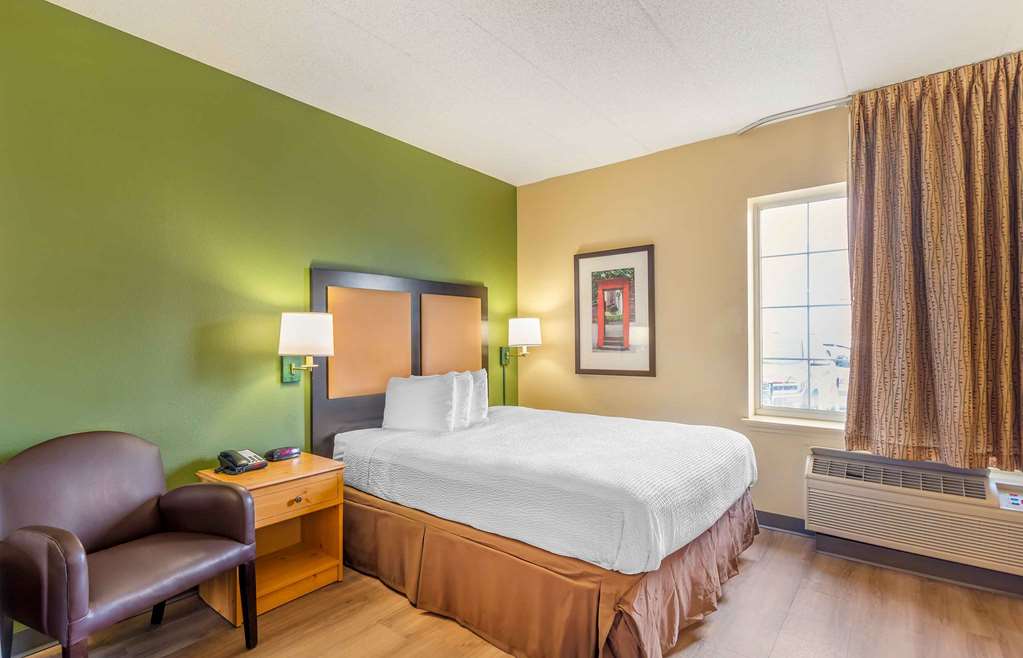 Extended Stay America Select Suites Chicago Lombard Oakbrook - photo 6