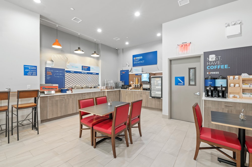 Holiday Inn Express & Suites Bronx NYC an IHG Hotel - photo 33