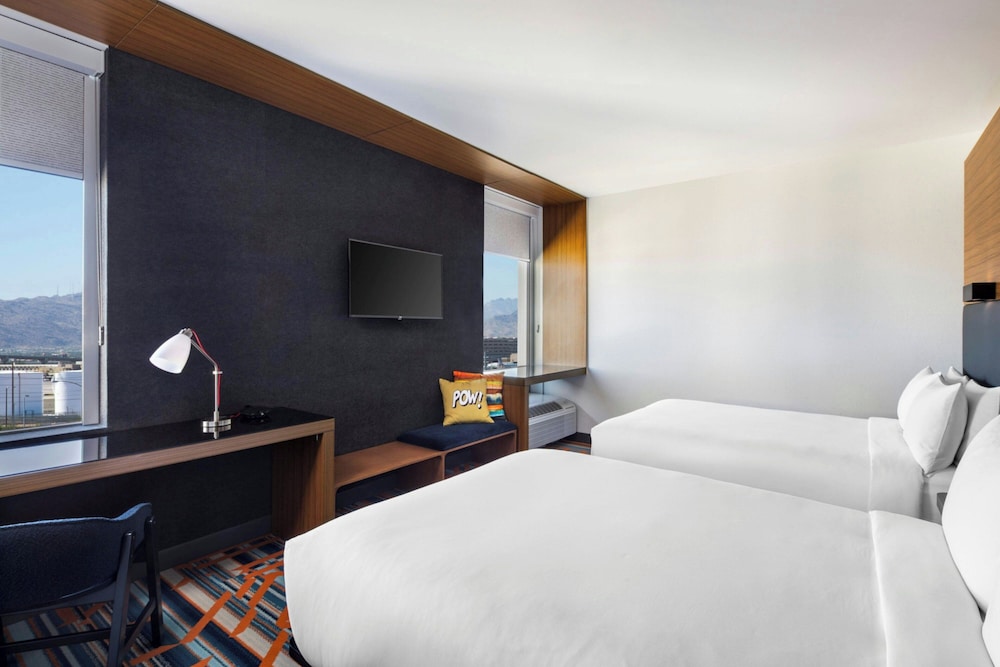 Aloft Phoenix Airport - photo 7