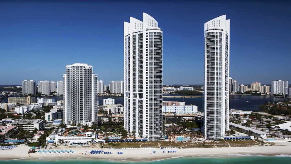 Luxury Bayfront Studio with Balcony Amazing Pool - photo 26