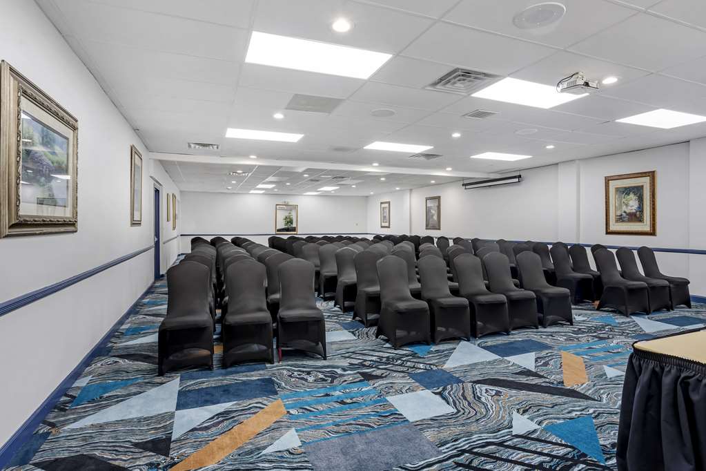 Best Western Rutgers University Hotel - photo 37