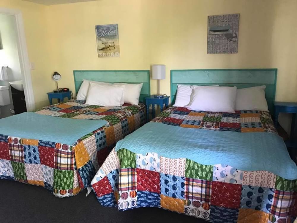 The Hyannis Star Motor Inn - photo 3