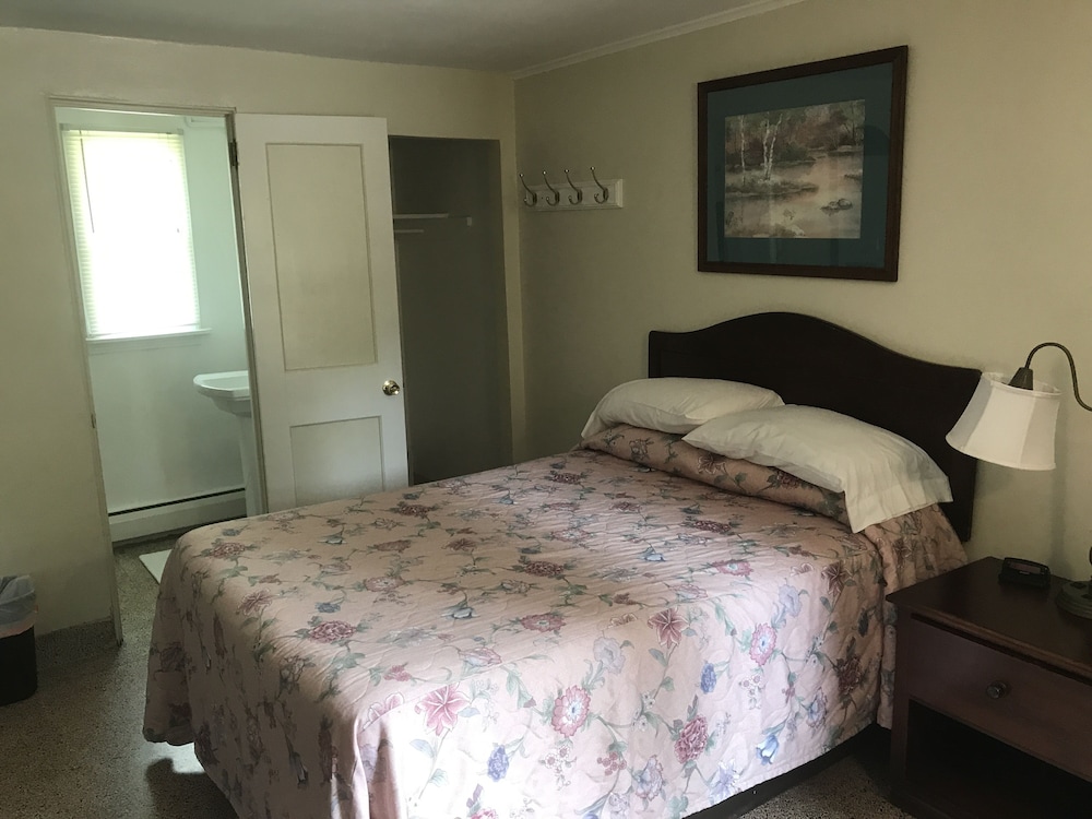 The Evergreen Motel - photo 42