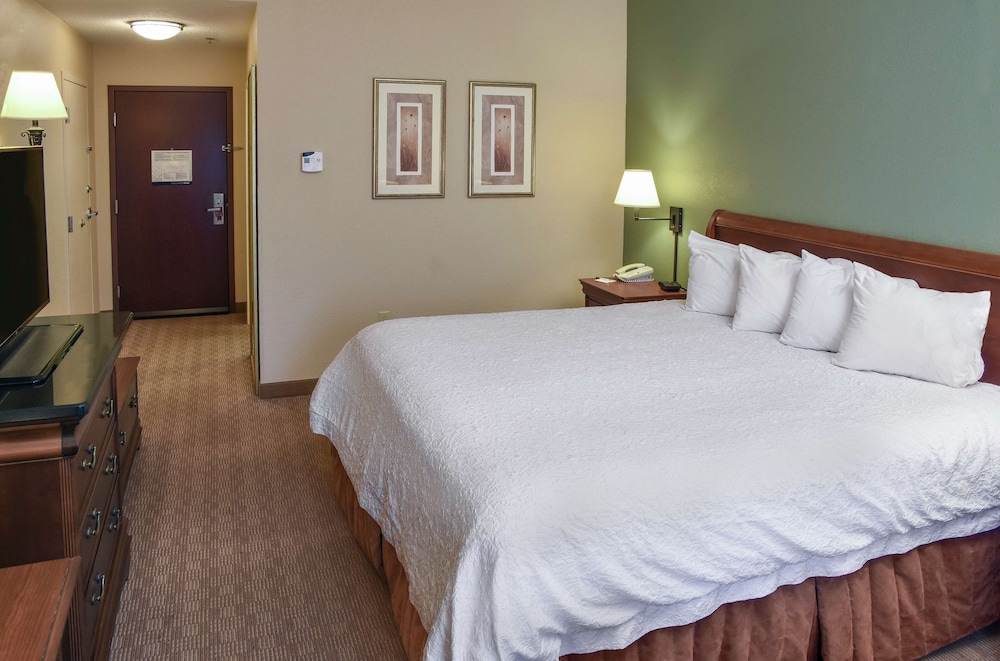 Hampton Inn & Suites Youngstown Canfield - photo 45