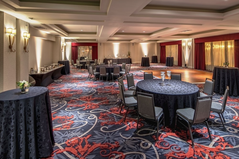 Embassy Suites by Hilton Portland Downtown - photo 48