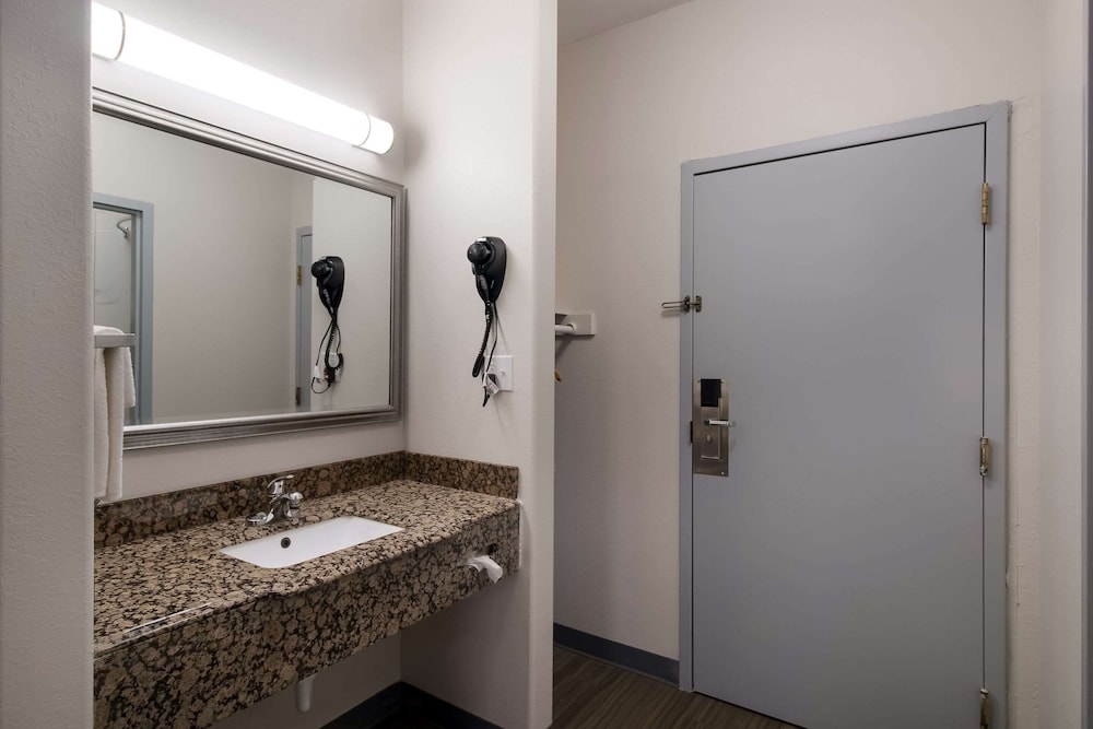 Quality Inn Columbia I 65 - photo 26