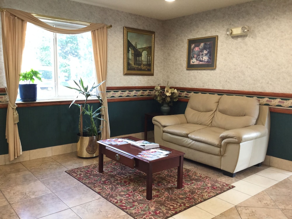 Americas Best Value Inn & Suites St. Louis St. Charles Inn - photo 8