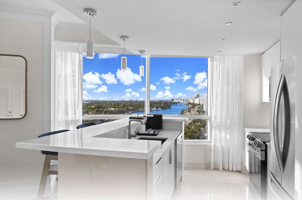Fontainebleau Miami Beach Private Luxury Suites - photo 139