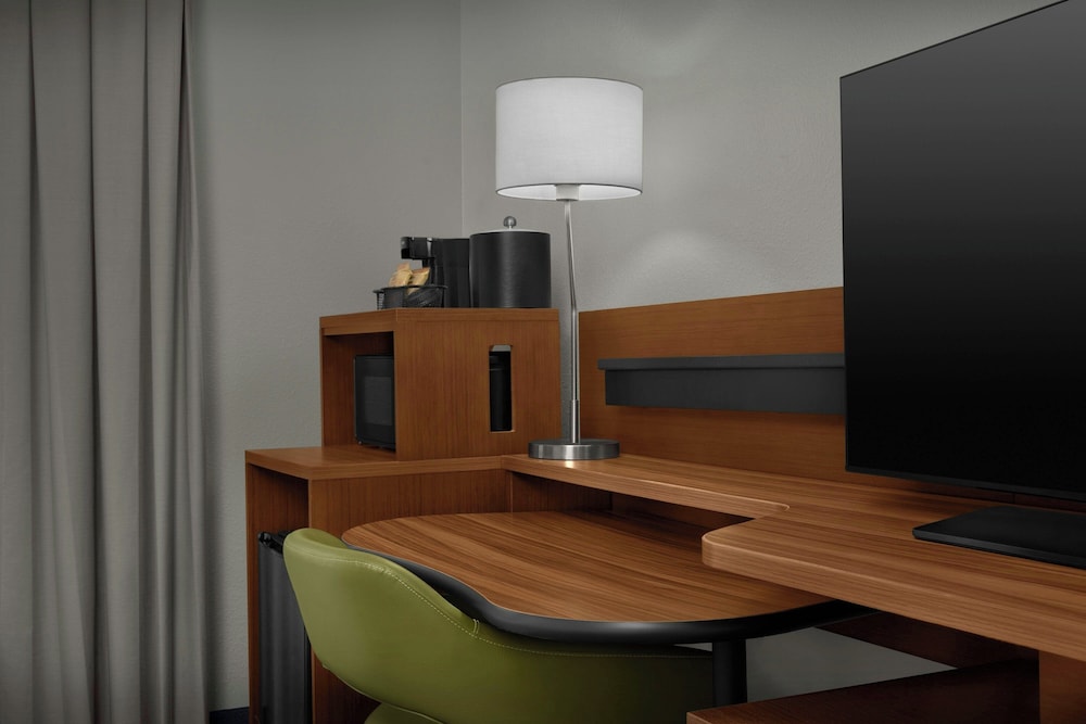 Fairfield by Marriott Inn & Suites Emporia I 95 - photo 35