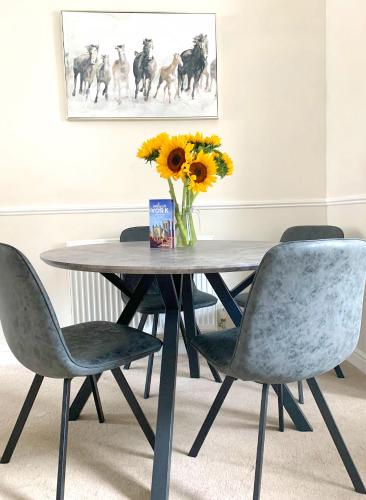 The Racecourse Quaint Victorian Home With Free Parking — 4-Star Luxury Hotel in York, United Kingdom
