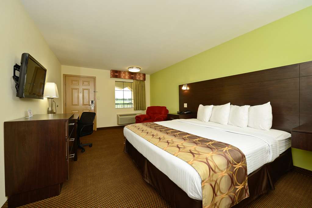Americas Best Value Inn & Suites Lake Charles at I 210 Exit 11 - photo 8