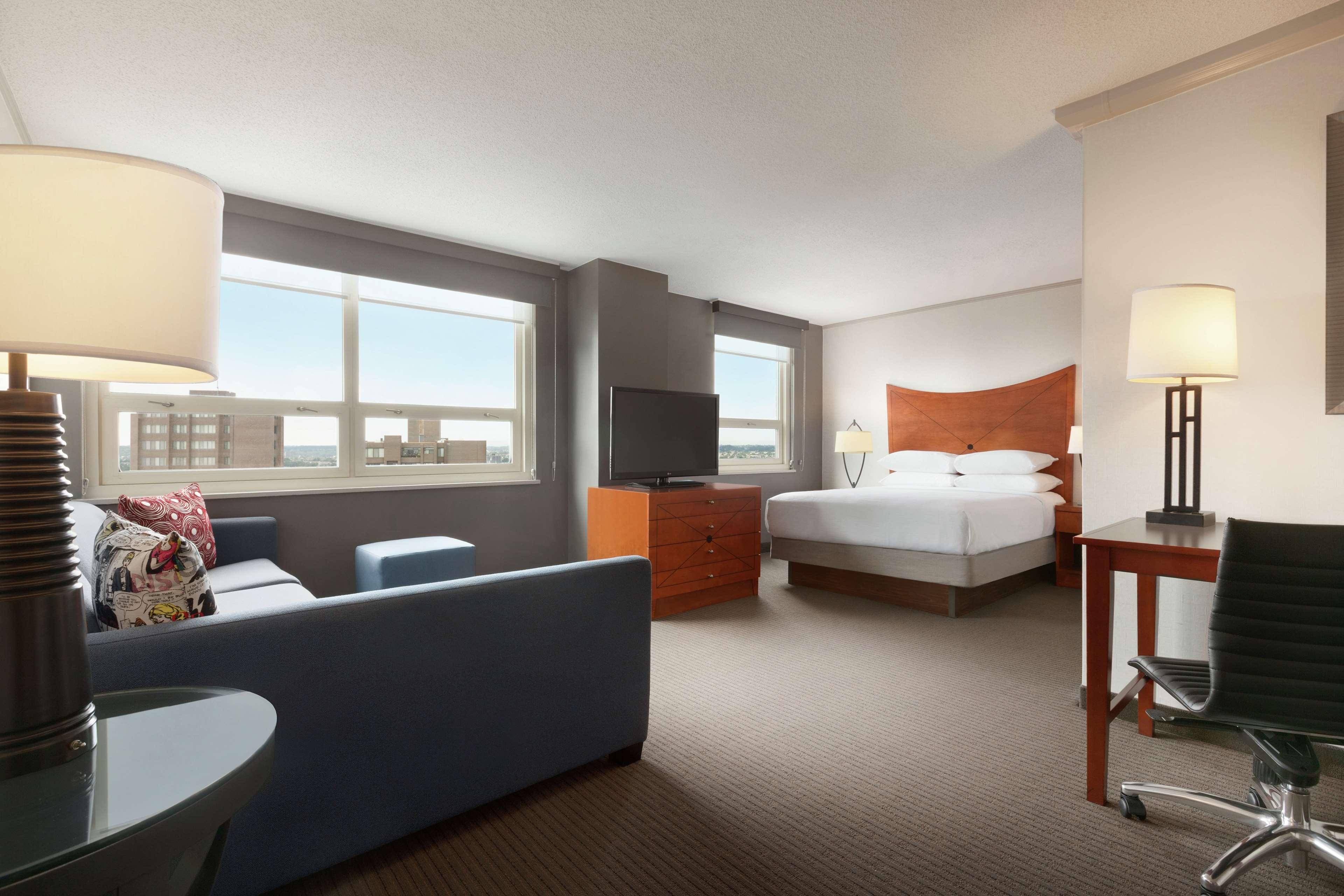 Embassy Suites by Hilton Baltimore Inner Harbor - photo 38