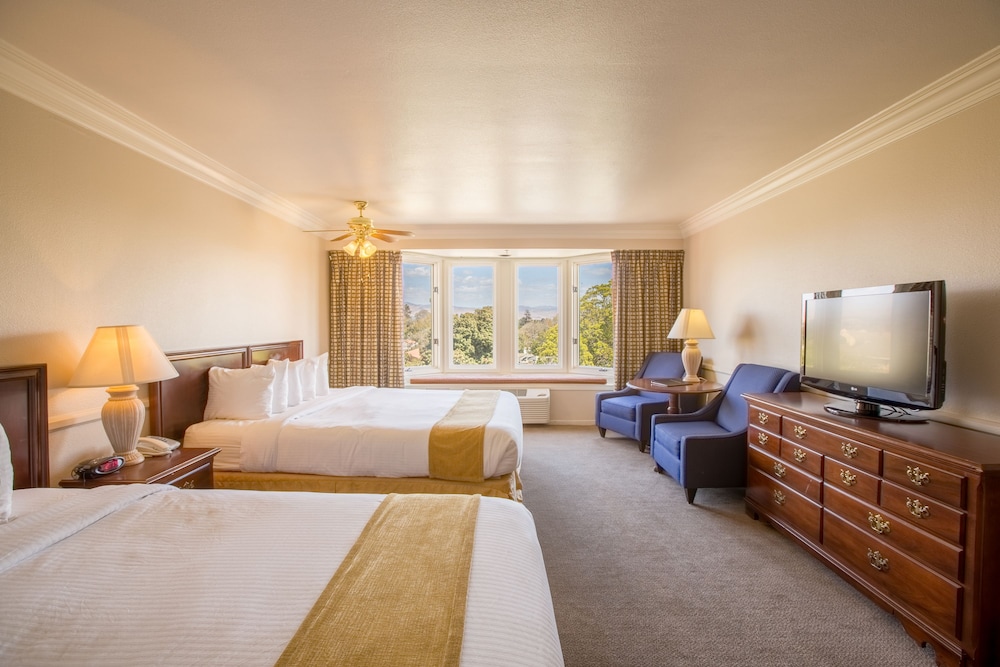 Historic Santa Maria Inn - photo 5