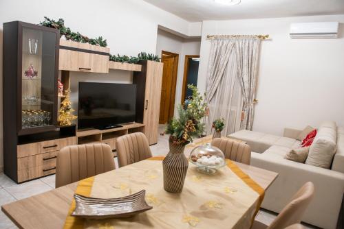 Ioanna's Home Trikala — 4-Star Luxury Hotel in Trikala, Greece