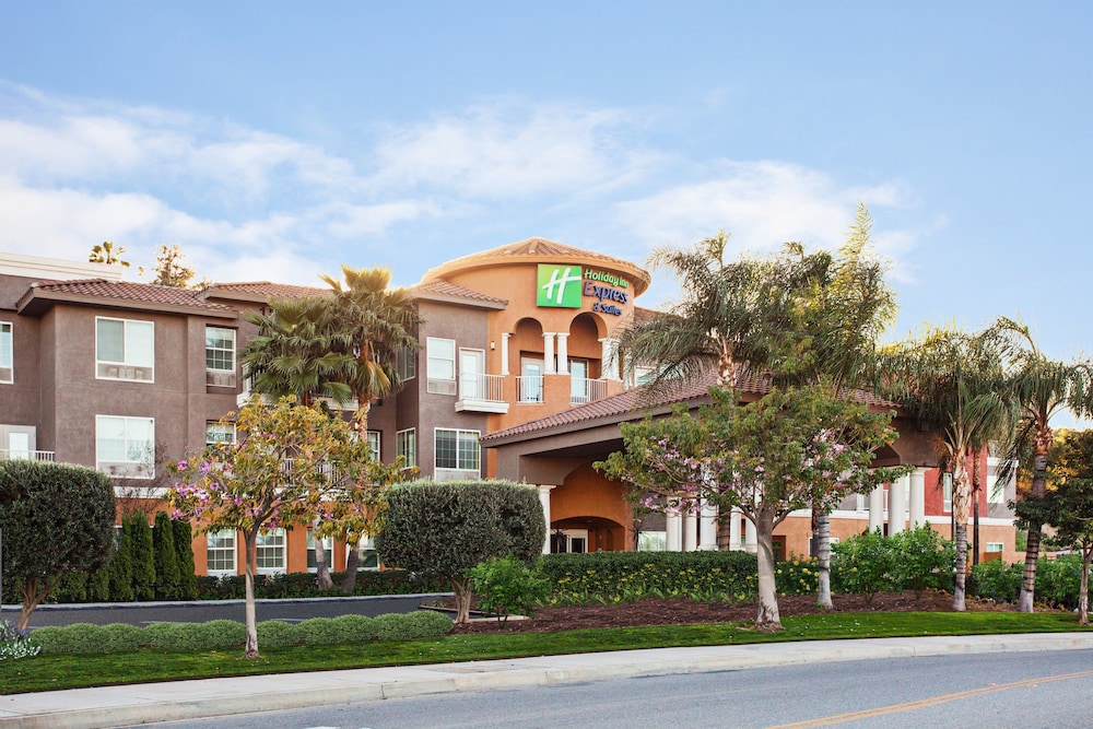 Holiday Inn Express & Suites Corona by IHG in Corona, United States