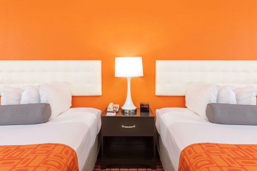 Howard Johnson by Wyndham Rock Hill - photo 6