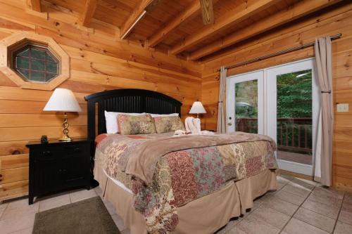 Hidden Ecstasy By Colonial Properties - last minute hotel in Sevierville