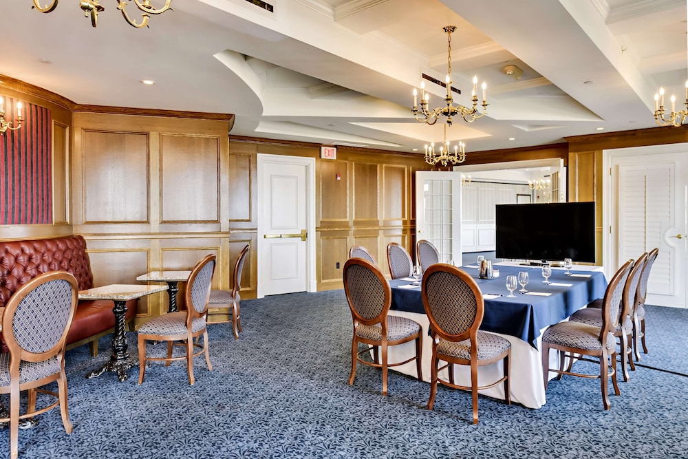Madison Beach Hotel - photo 81