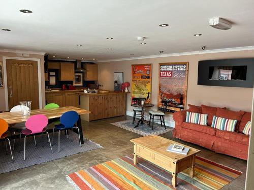 The Wickerman Granary — hotel in Kirkcudbright