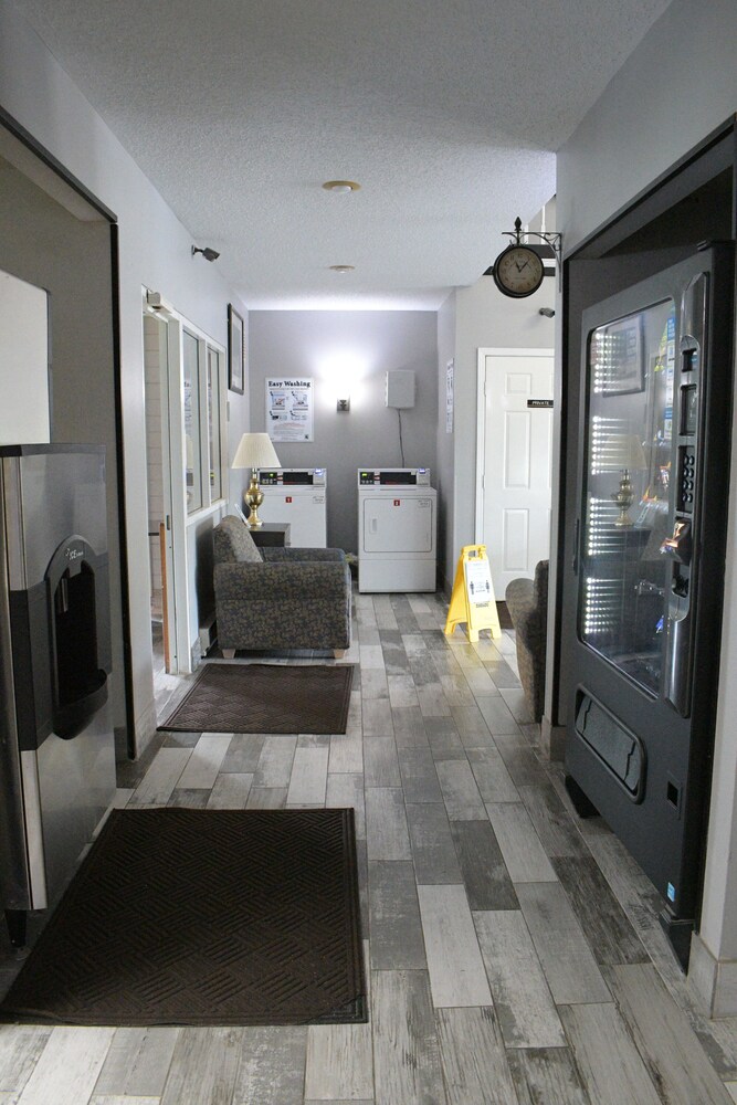Adams Inn - photo 33
