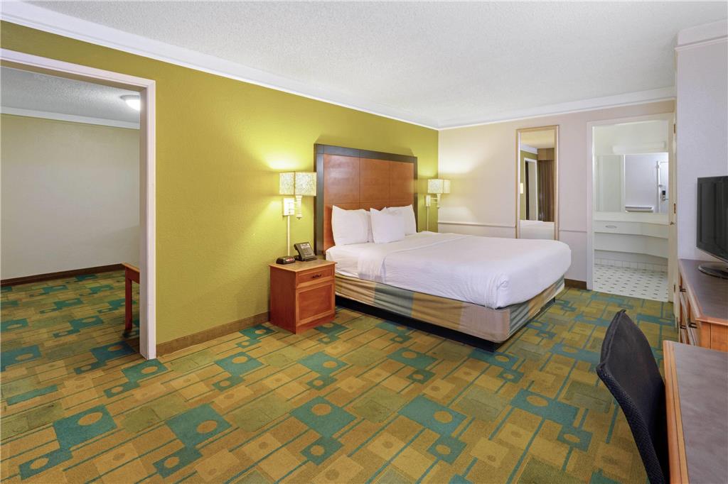 Travelodge by Wyndham Phoenix North - photo 21