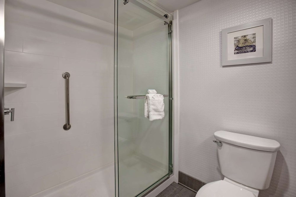 Hampton Inn Olive Branch - photo 22