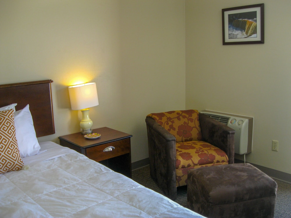 Cedar Hill Lodge - photo 11