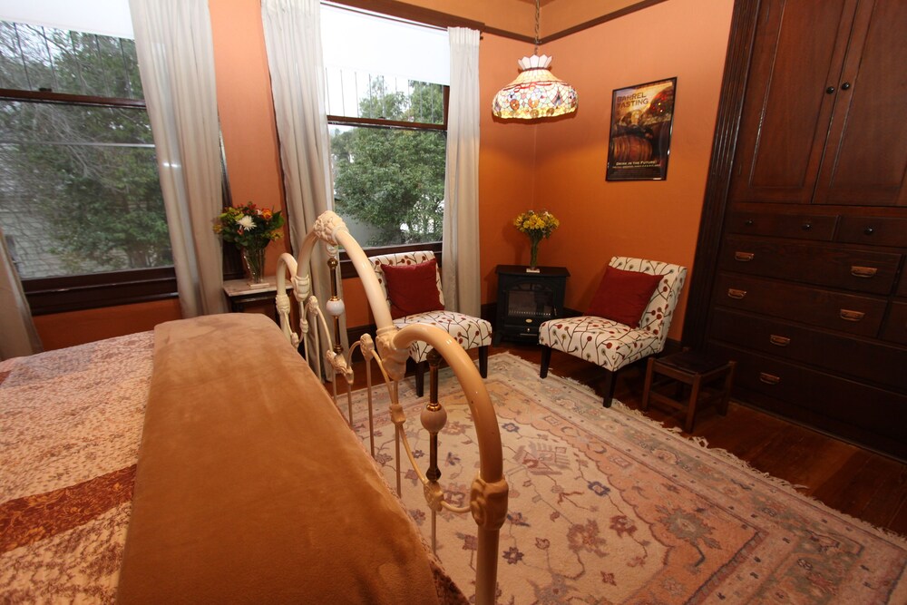 Kelley & Young Wine Garden Inn - photo 18